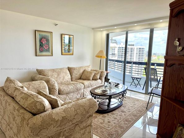 3530 Mystic Pointe Dr 2108, Aventura FL 33180