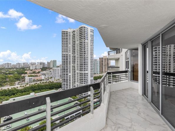 3530 Mystic Pointe Dr 2108, Aventura FL 33180