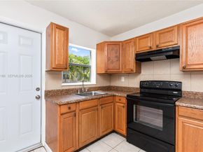 15 SW 6th St, Dania Beach FL 33004