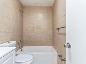 15 SW 6th St, Dania Beach FL 33004