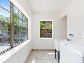 15 SW 6th St, Dania Beach FL 33004