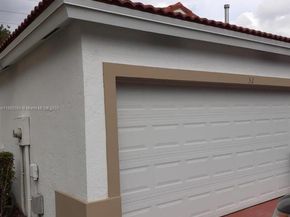 32 Gables Blvd, Weston FL 33326