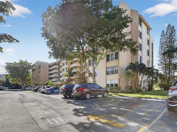 3671 Environ Blvd 564, Lauderhill FL 33319