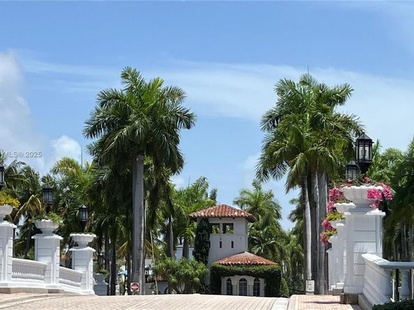 20740 NE 32nd Pl, Aventura FL 33180