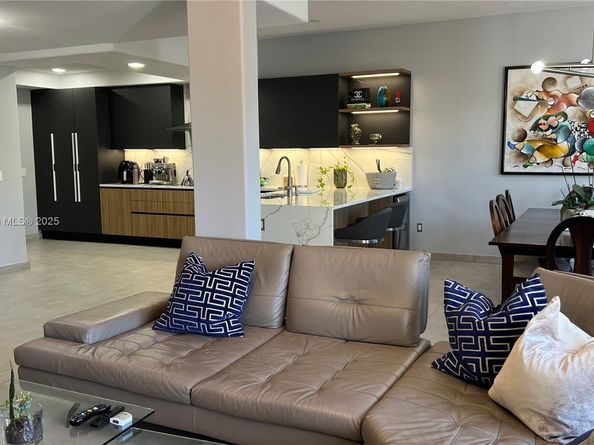 20740 NE 32nd Pl, Aventura FL 33180