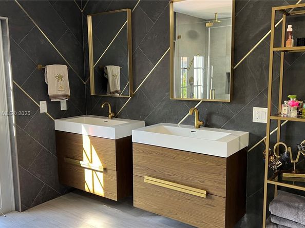 20740 NE 32nd Pl, Aventura FL 33180