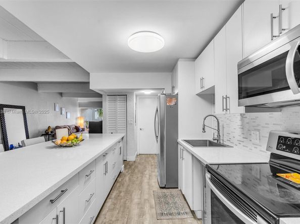 19440 NE 26th Ave 54B, Miami FL 33180