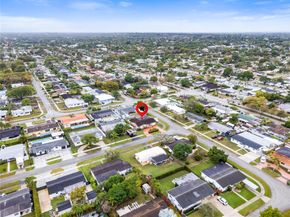 9590 SW 51st Ter, Miami FL 33165