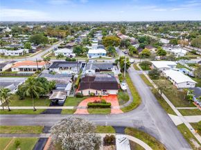 9590 SW 51st Ter, Miami FL 33165