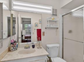 10413 NW 6th St, Pembroke Pines FL 33026