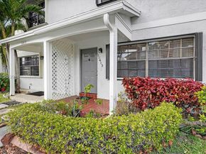 10413 NW 6th St, Pembroke Pines FL 33026