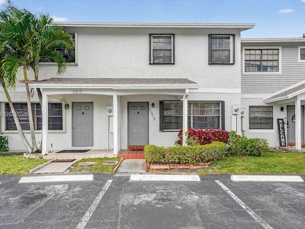 10413 NW 6th St, Pembroke Pines FL 33026