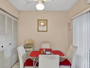 10413 NW 6th St, Pembroke Pines FL 33026