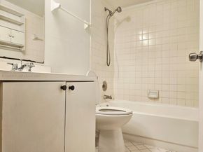 3469 NW 44th St 106, Oakland Park FL 33309