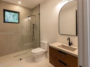 555 Catalonia Ave, Coral Gables FL 33134