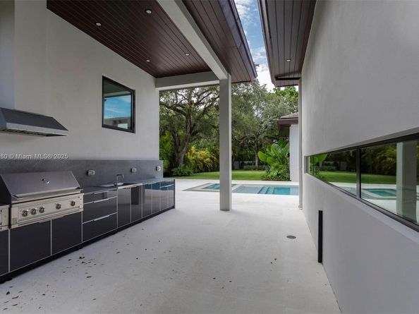 6445 SW 102nd Ave, Miami FL 33173