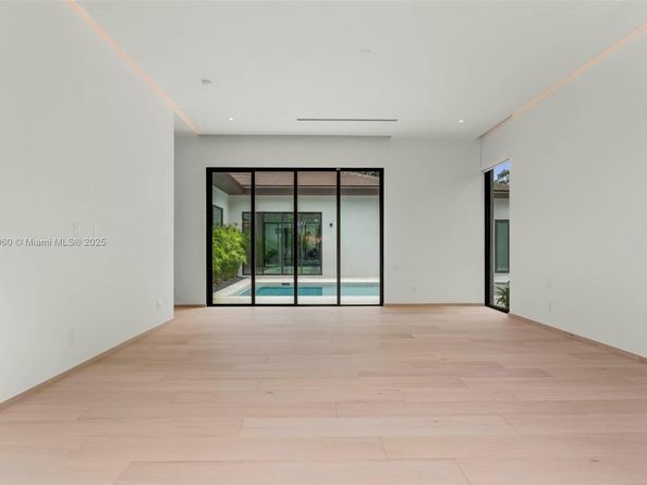 6445 SW 102nd Ave, Miami FL 33173