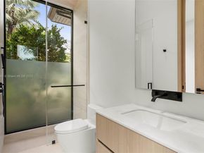 6445 SW 102nd Ave, Miami FL 33173