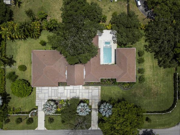 6445 SW 102nd Ave, Miami FL 33173
