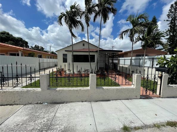 508 E 40th St, Hialeah FL 33013