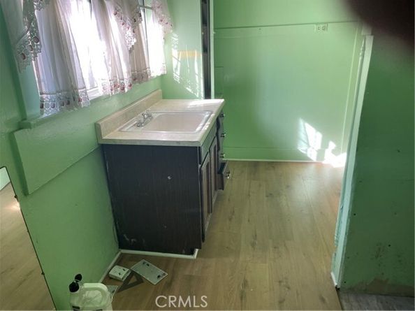 5125 Woodlawn, Los Angeles CA 90011