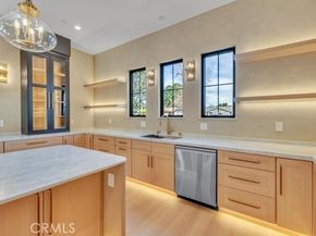 8825 Sophia Avenue, North Hills (los Angeles) CA 91343