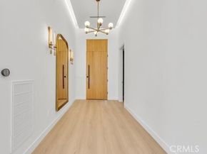 8825 Sophia Avenue, North Hills (los Angeles) CA 91343