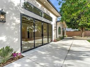 8825 Sophia Avenue, North Hills (los Angeles) CA 91343