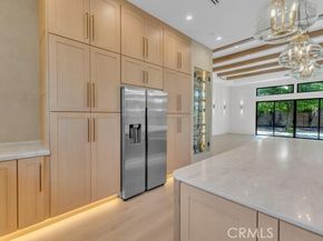 8825 Sophia Avenue, North Hills (los Angeles) CA 91343