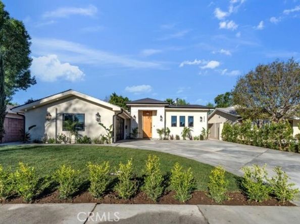 8825 Sophia Avenue, North Hills (los Angeles) CA 91343