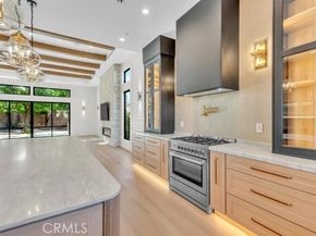 8825 Sophia Avenue, North Hills (los Angeles) CA 91343