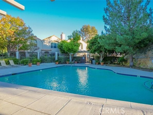 11327 Old Ranch, Chatsworth (los Angeles) CA 91311