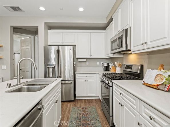 14860 Nordhoff Street, Panorama City (los Angeles) CA 91402