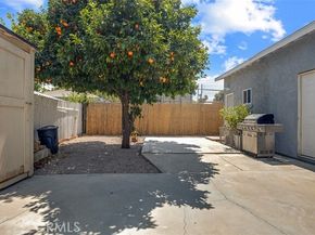 15112 Domino Street, Van Nuys (los Angeles) CA 91411