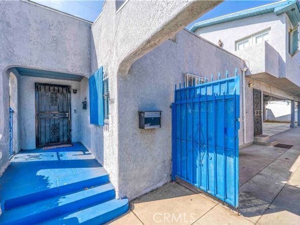 8463 S Halldale, Los Angeles CA 90047
