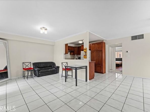 14829 Sherman 1, Van Nuys (los Angeles) CA 91405