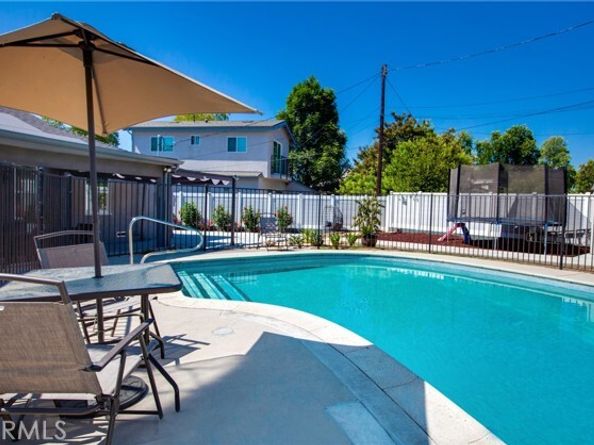 17011 Burton Street, Van Nuys (los Angeles) CA 91406
