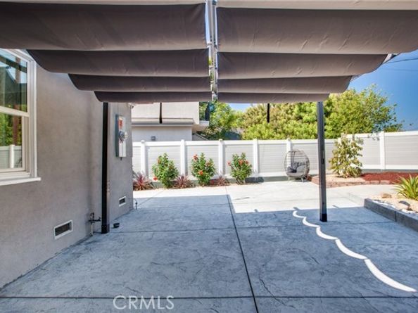 17011 Burton Street, Van Nuys (los Angeles) CA 91406