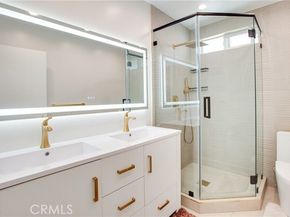 17011 Burton Street, Van Nuys (los Angeles) CA 91406