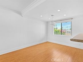 14715 Saticoy Street 13, Van Nuys (los Angeles) CA 91405