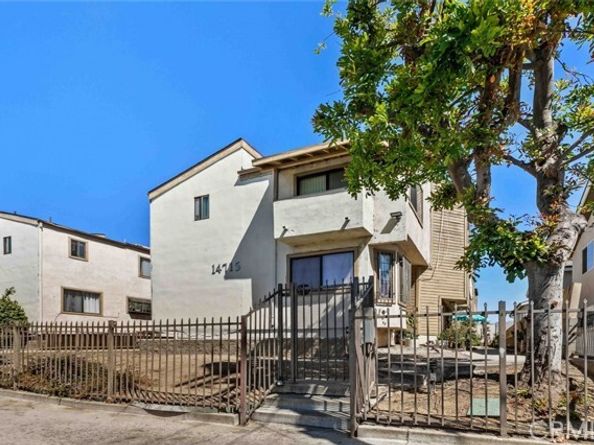14715 Saticoy Street 13, Van Nuys (los Angeles) CA 91405
