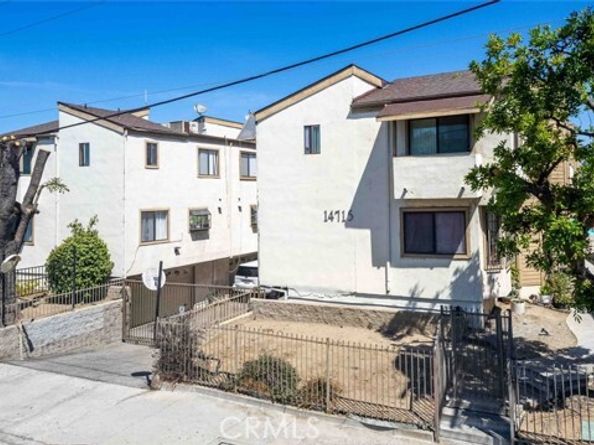 14715 Saticoy Street 13, Van Nuys (los Angeles) CA 91405