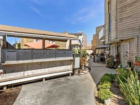 14715 Saticoy Street 13, Van Nuys (los Angeles) CA 91405