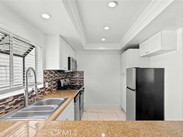 14715 Saticoy Street 13, Van Nuys (los Angeles) CA 91405