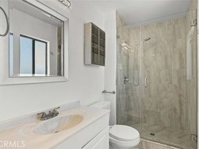14715 Saticoy Street 13, Van Nuys (los Angeles) CA 91405