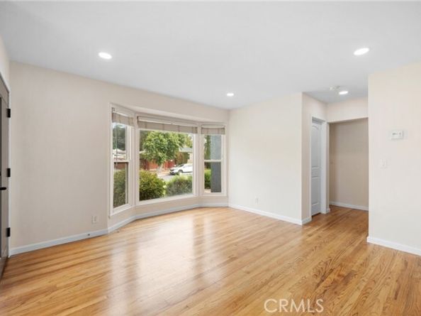 6413 Jamieson Avenue, Reseda (los Angeles) CA 91335