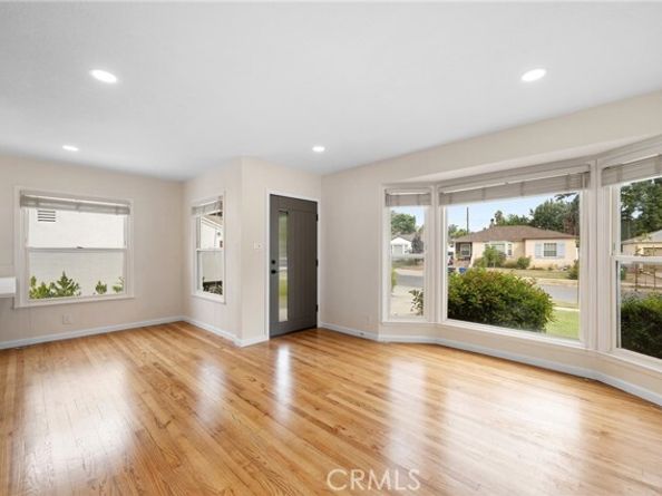 6413 Jamieson Avenue, Reseda (los Angeles) CA 91335