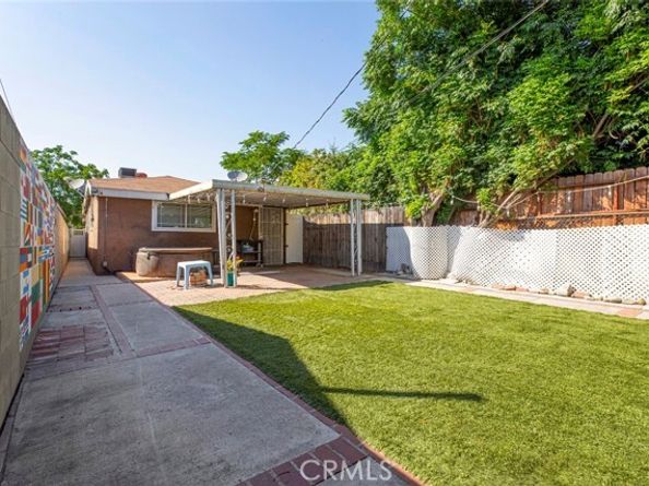 13158 Carl, Pacoima (los Angeles) CA 91331