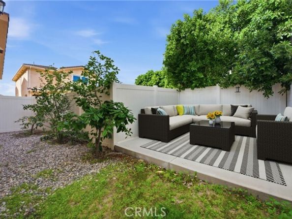 7608 Ani Way, North Hollywood (los Angeles) CA 91605
