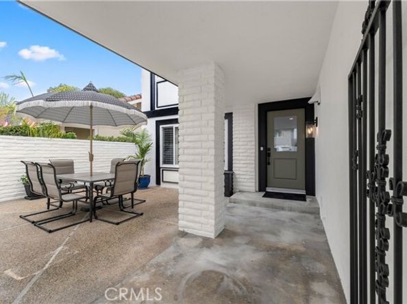 1872 Parkview Circle, Costa Mesa CA 92627